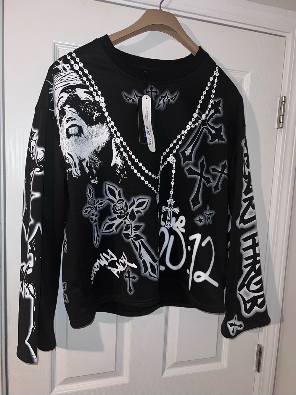 Romwe Savior Sweater men’s size XL